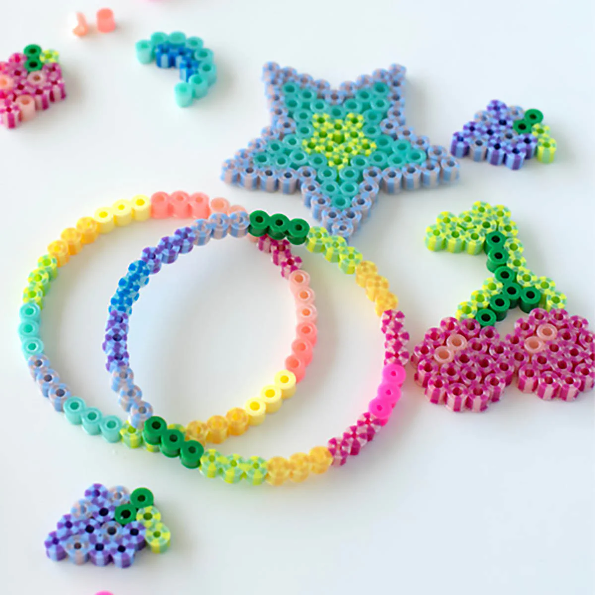 Perler Stripes 'n Jewelry Activity Kit - Image 3